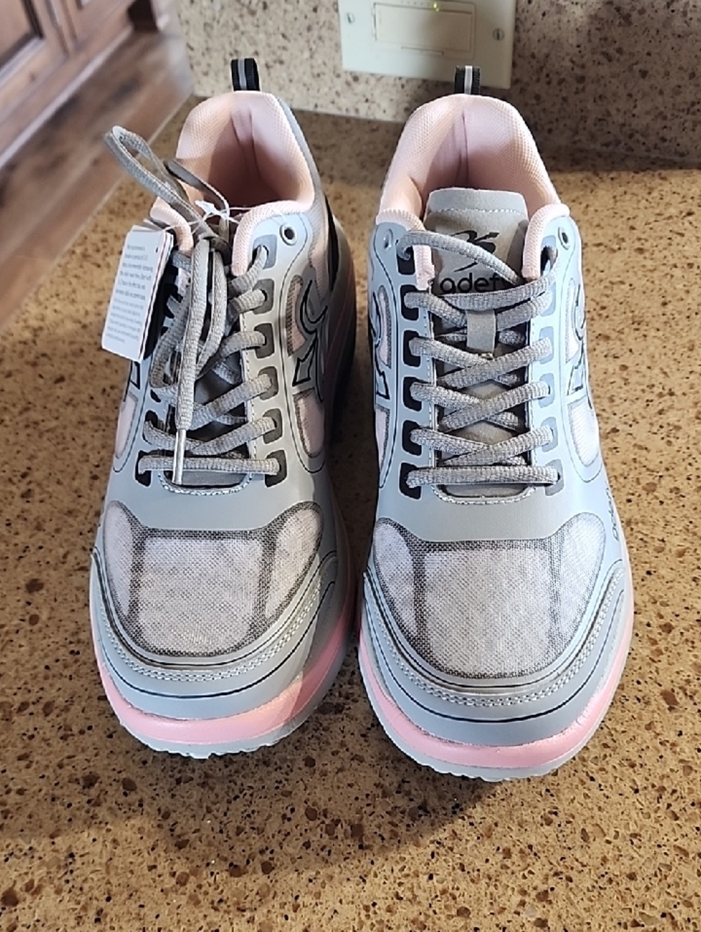 NWT WOMENS GDEFY SIZE 10.5 SHOES. (GRAVITY DEFY). (No Box Sold As Is).